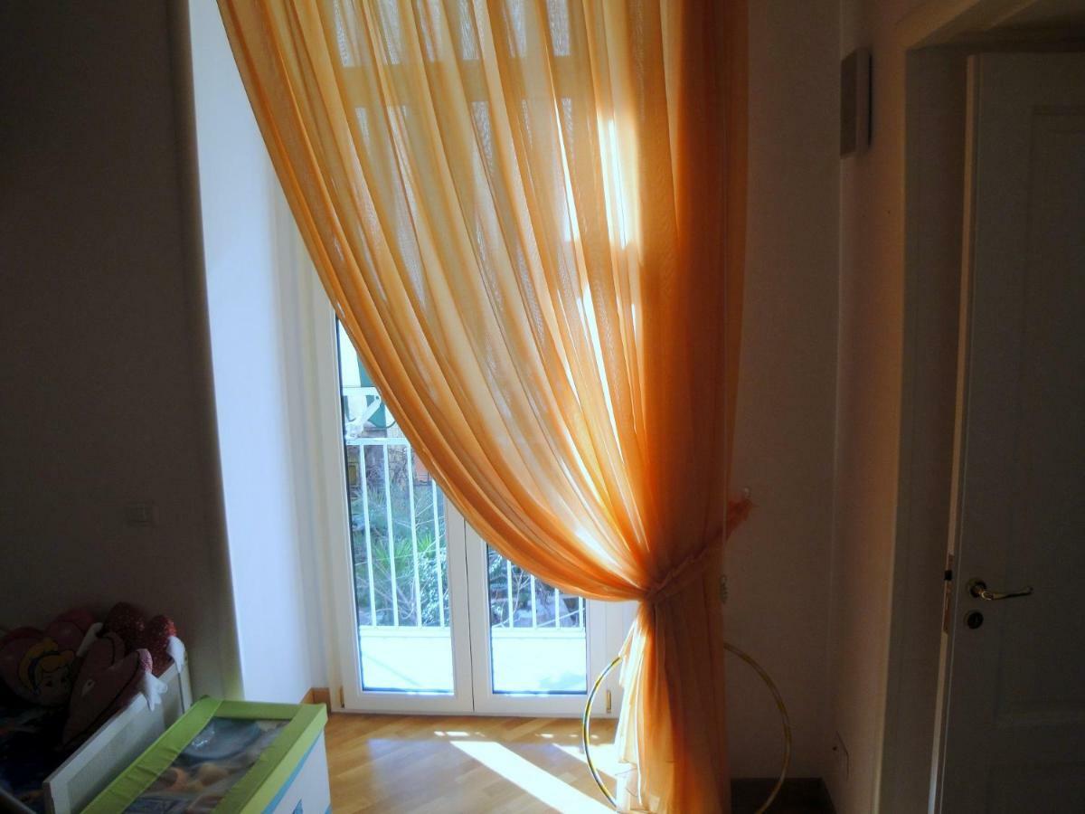 Mezzocannone Holiday House Naples Luaran gambar