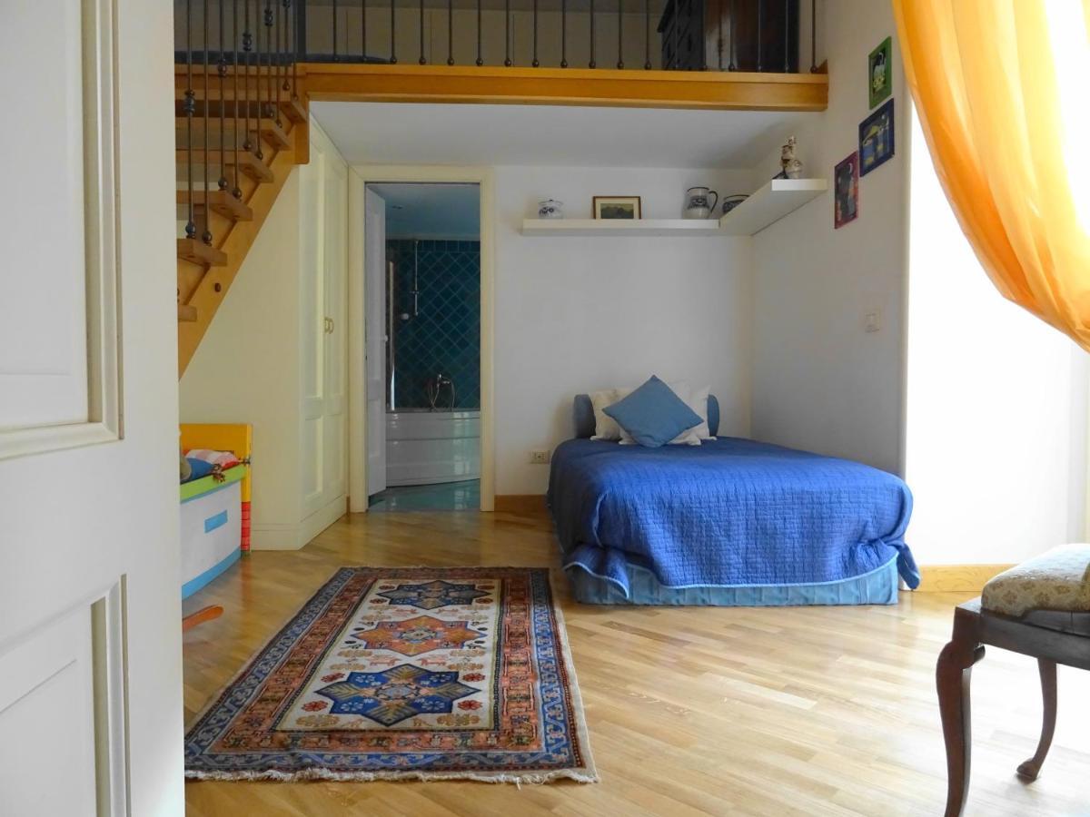 Mezzocannone Holiday House Naples Luaran gambar