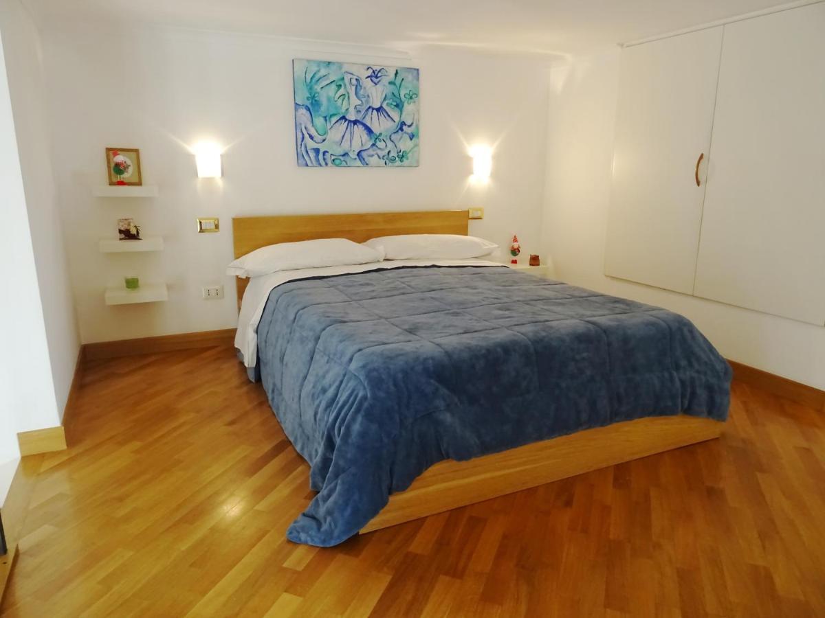 Mezzocannone Holiday House Naples Luaran gambar