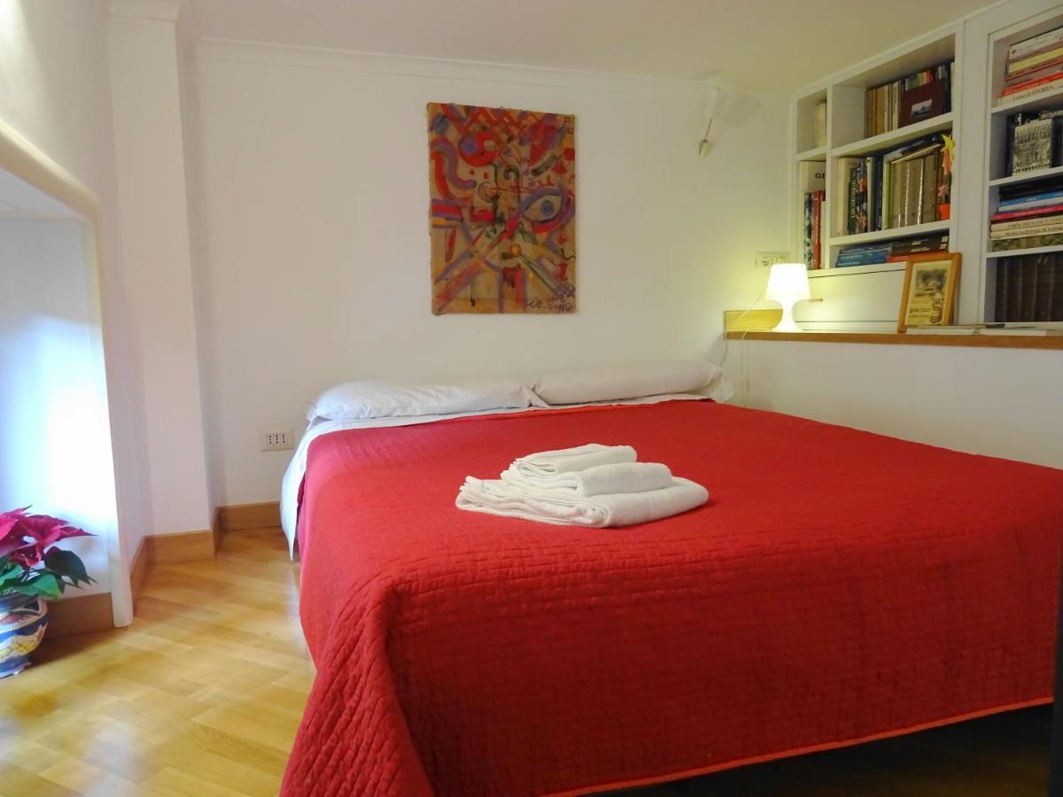 Mezzocannone Holiday House Naples Luaran gambar