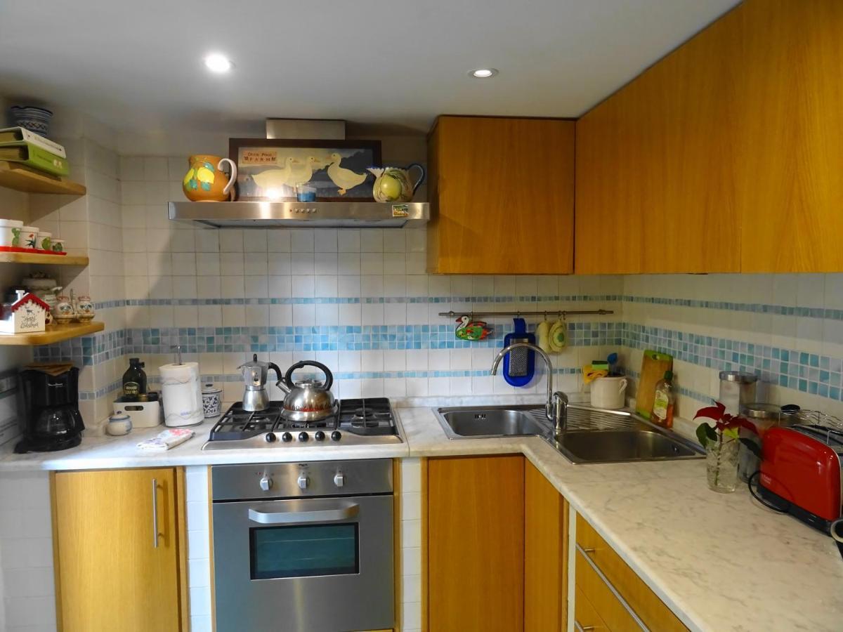 Mezzocannone Holiday House Naples Luaran gambar