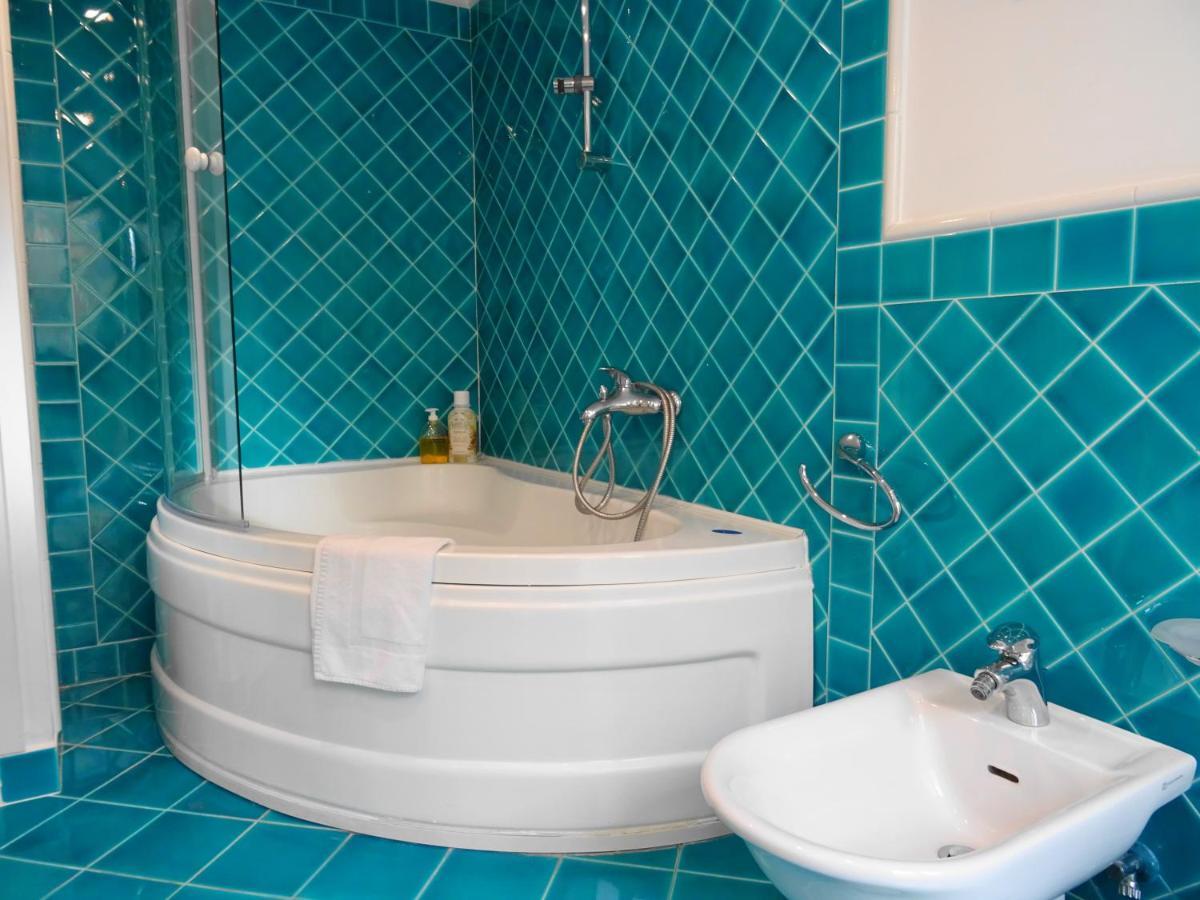 Mezzocannone Holiday House Naples Luaran gambar